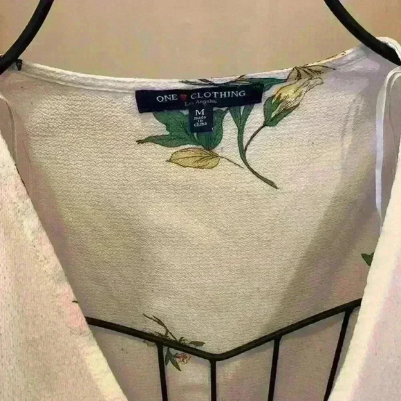 ONE CLOTHING LOS ANGELES FLORAL TOP - Picture 2 of 6